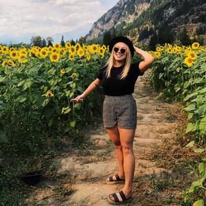 Meet your Posher, Candice